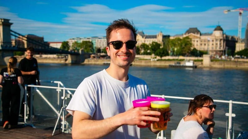 Budapest: Sip & Sail Danube Cruise with Unlimited Beer - Onboard vibe: what unlimited beer changes about your evening