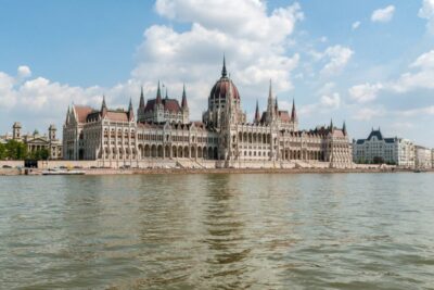 Budapest: Summer Brunch & Cruise with Prosecco or Cake - Finding the Gróf Széchenyi Ship at Akadémia Dock 2