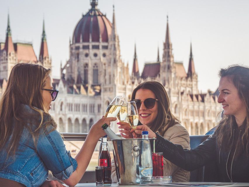Budapest: Unlimited Prosecco and Wine Sightseeing Cruise - Key things to know before you board