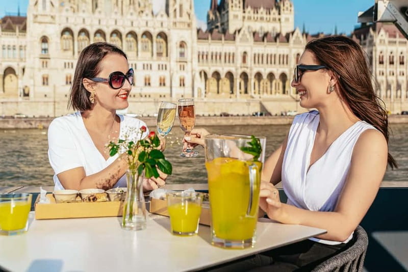 Budapest: Unlimited Prosecco, Beer and Aperol Spritz Cruise - Why This Danube Night Cruise Works in Real Life