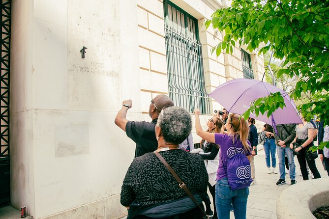 Budapest walking tour: Parliament and Shoes Memorial - Chain Bridge to Danube landmarks: seeing Budapest from different angles