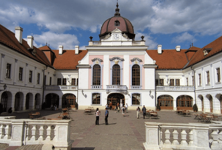 From Budapest: Gödöllő Palace of Queen Elizabeth Tour - Getting to Gödöllő Palace: the short train of time from Budapest