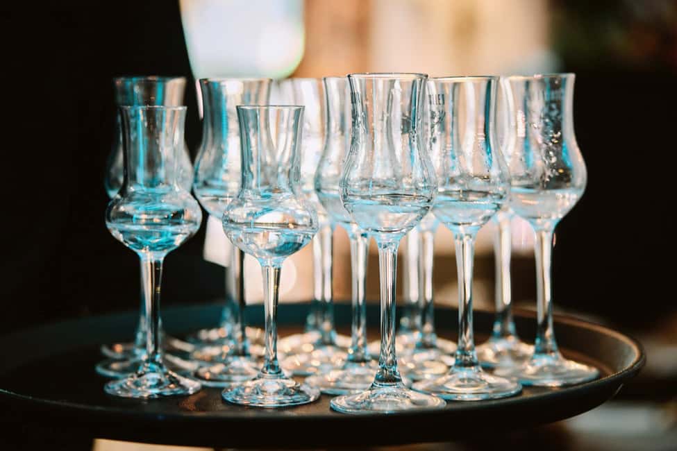 Guided Tipsy Food Tour with Drinks Included in Budapest - Four Eateries in 2.5 Hours: Why the Structure Feels Like Value