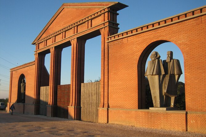 Guided Tour with Admission in Memento Park - Key highlights you’ll care about