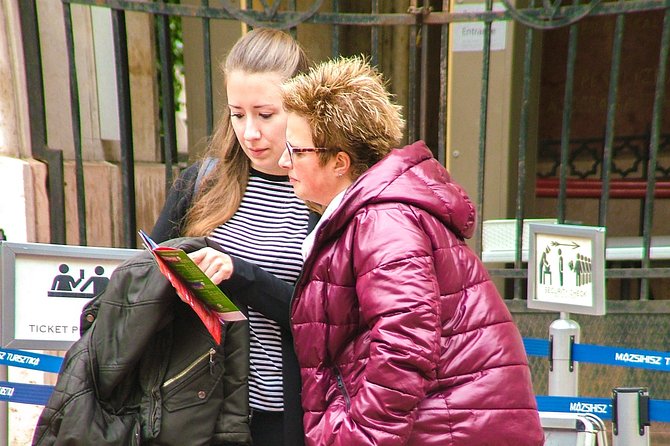 Jewish Heritage / Full tour - How the 3-hour flow starts near Deák Ferenc tér
