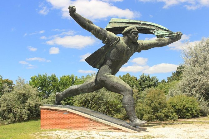 Memento Park Entrance Ticket - What You’ll See in Memento Park (1945–1989, in Stone and Steel)