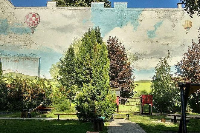 Street Art Tour Budapest - Starting Point on Madách Imre Street: Easy to Find, Easy to Start